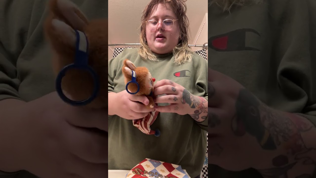Why so serious? Juggling clown Labubu unboxing