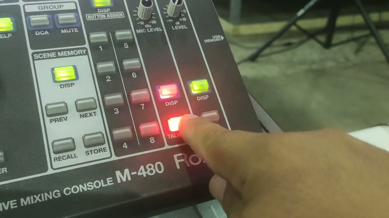 Talkback e Oscillator na Roland M480