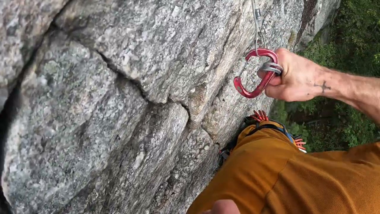 Absurdland - Gunks (5.9 trad lead)