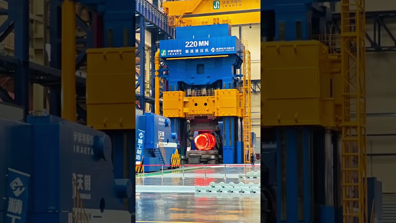 💪 World&rsquo;s largest 220 MN free forging press in action!