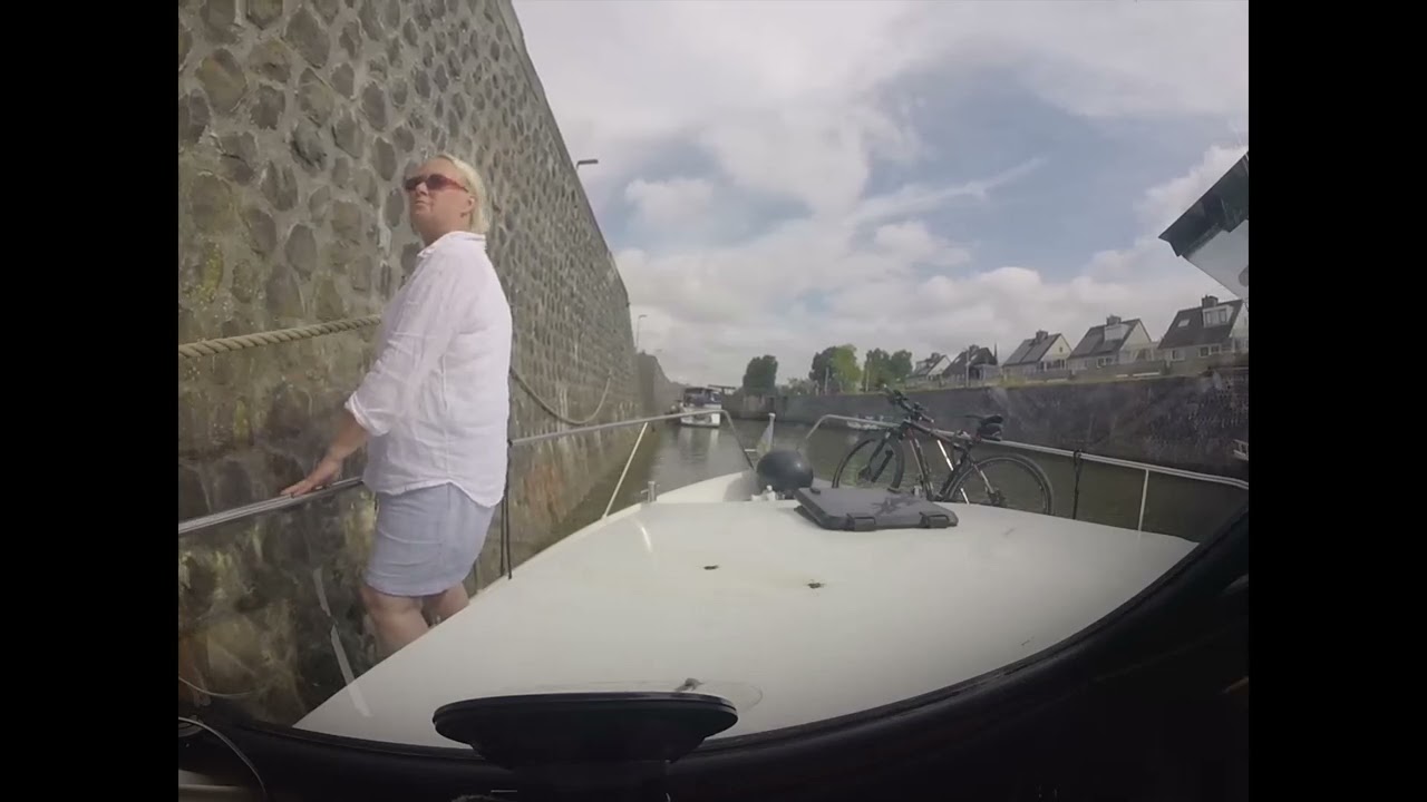 Boottocht Limburg 2025   9  Sluizen de Lek - Vianen