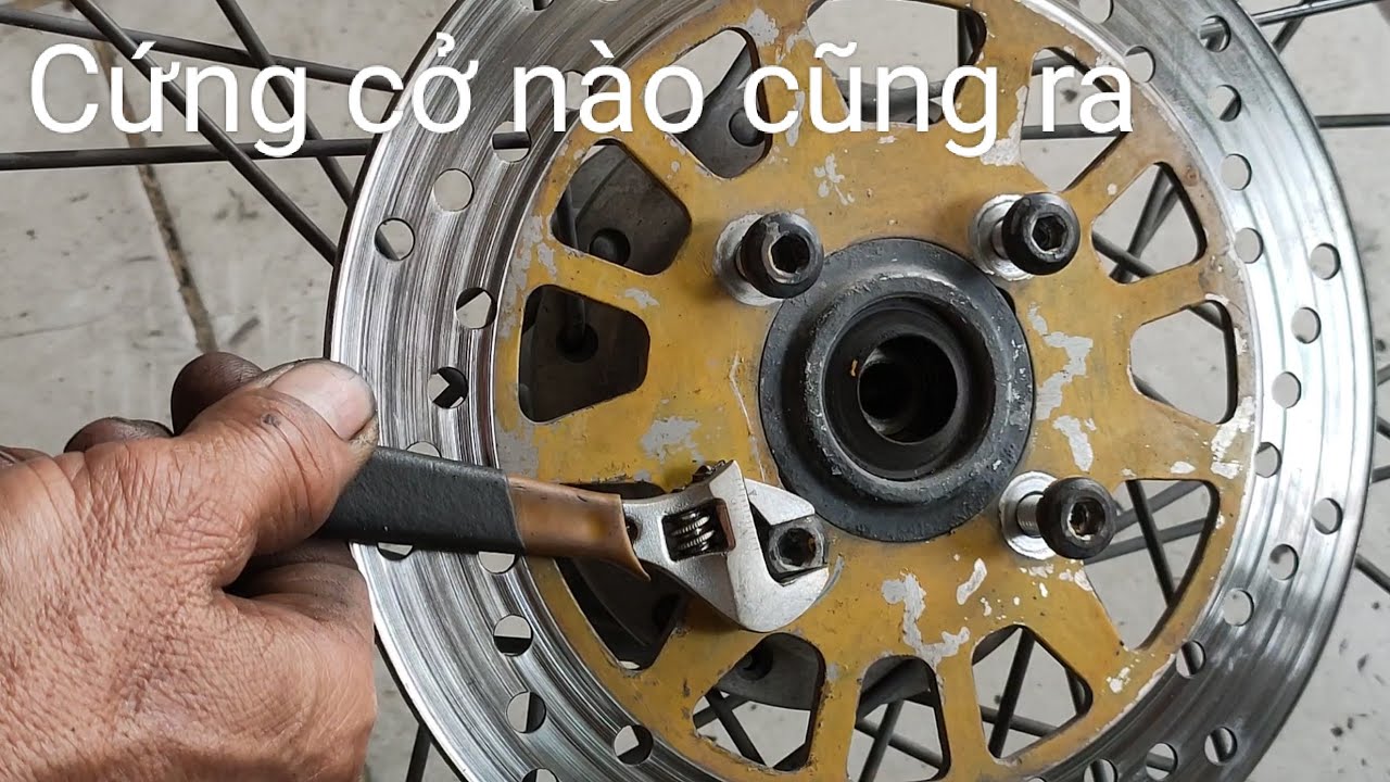 Cách tháo ốc lục giác đĩa phanh bị cứng