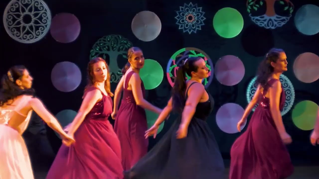 Dedique Mais Tempo aos Seus Amigos - Jazz - Profa. Julia Alves - 17h - MMDC 2022