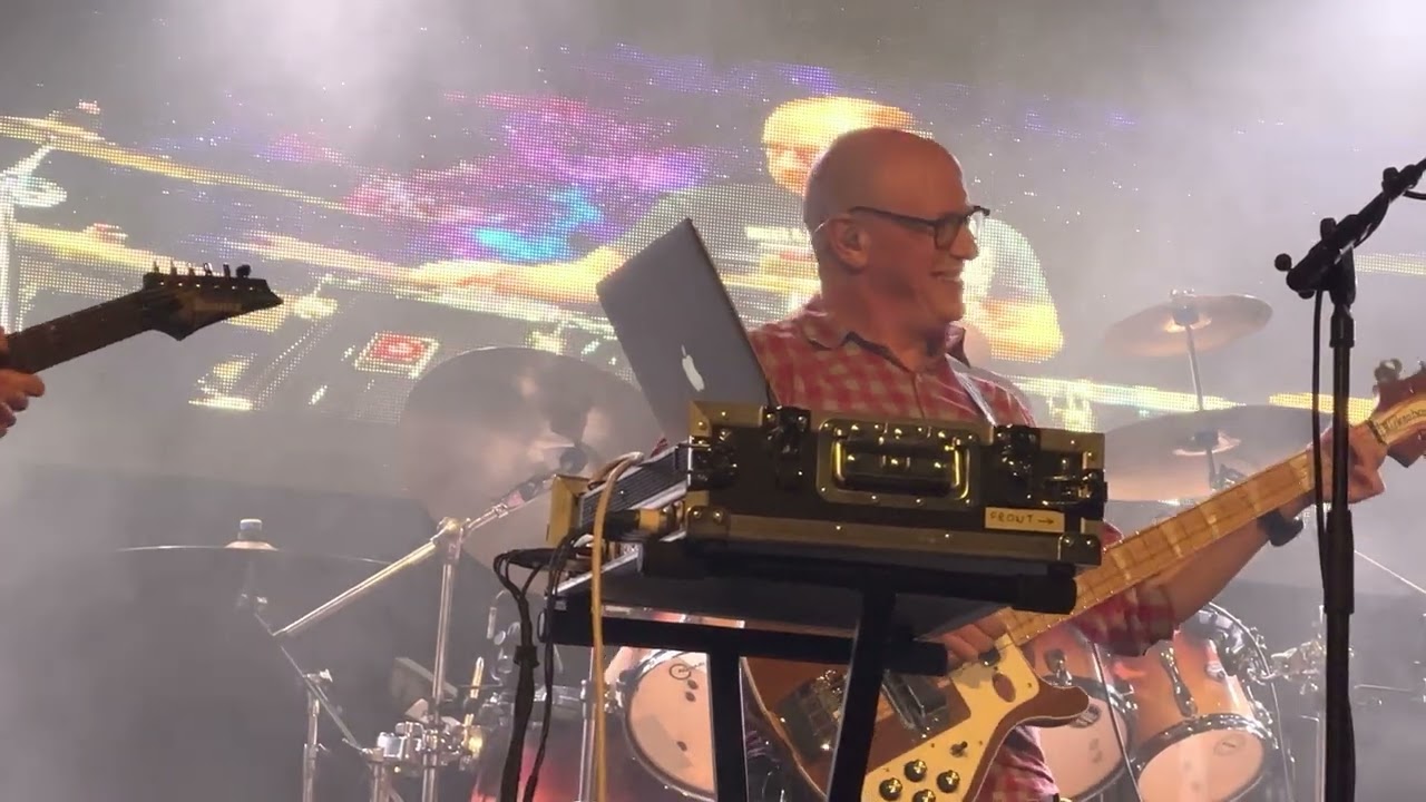 I Am the Manic Whale perform Build It Up Again at Fusion 4