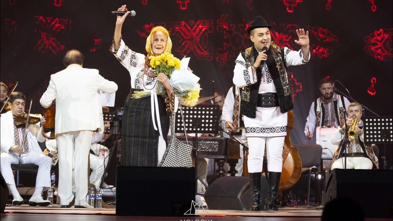Ilie Caraș și Sofia Vicoveanca alături de maestrul Nicolae Botgros si Orchestra Națională Lăutarii