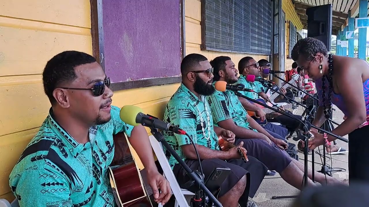 Senivuga Brothers- Ni dau tukuni (cover)