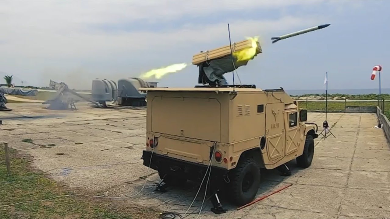 El blindado lanzacohetes Armadillo TA-2 de la brasile&ntilde;a Mac Jee supera con &eacute;xito las pruebas de tiro