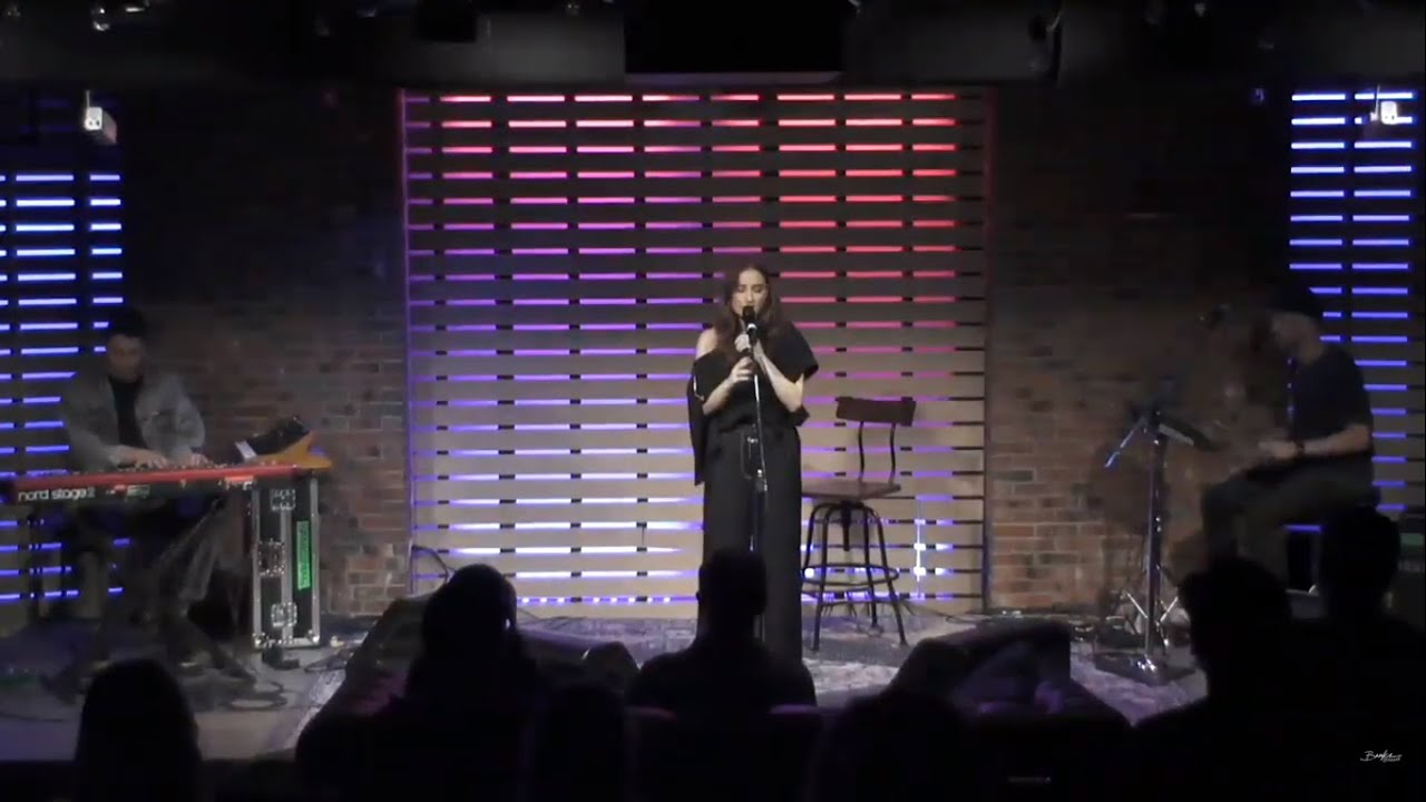 BANKS - 101 WKQX Live Lounge