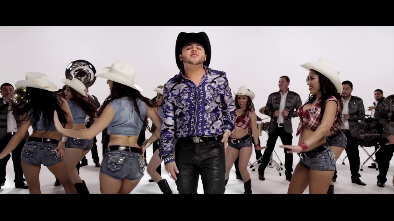 Gerardo Ortiz - Y Me Besa (Official Video)