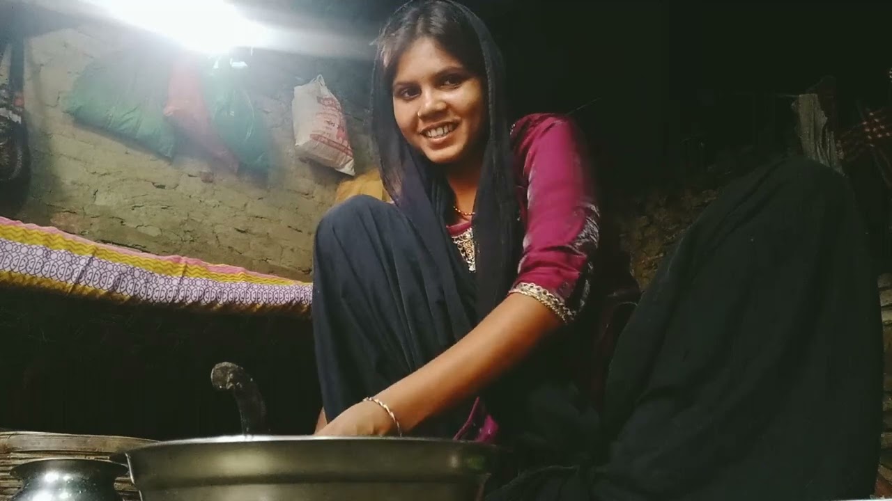 Dekhe doston khana banaa rahe hain#chhoti aur Bhuj ya