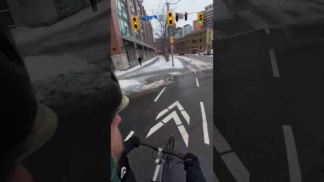 SKETCHY DELIVERY DROPS IN DOWNTOWN TORONTO 🚴💨🍃