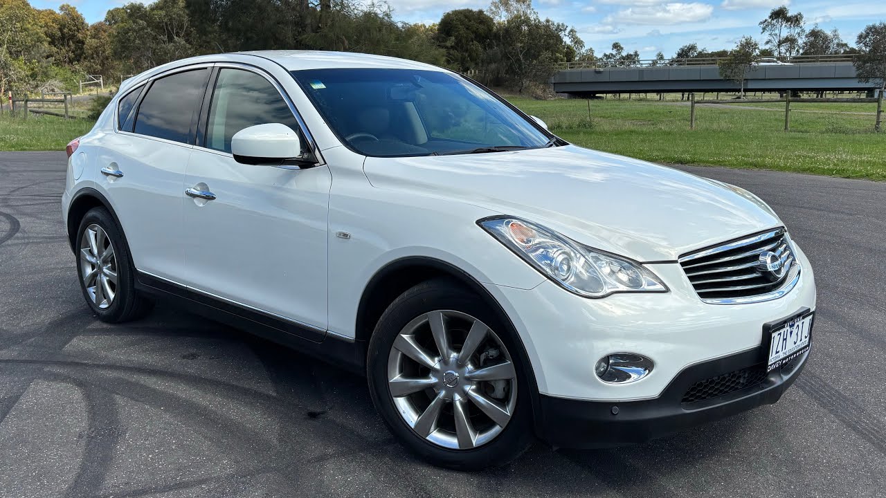 2011 Nissan Skyline Crossover 370GT Walk Around