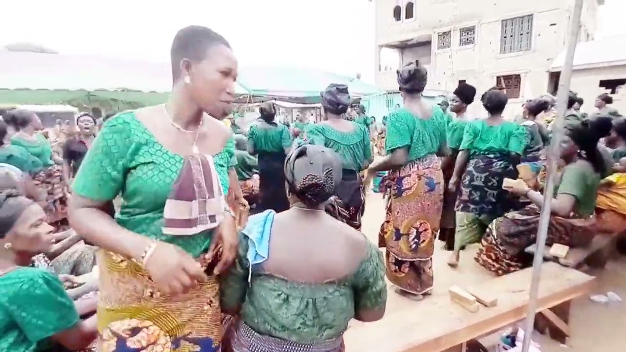 Agbadza by Anloga-Agorve Tsorfo Drumming Group. local happiness is there.