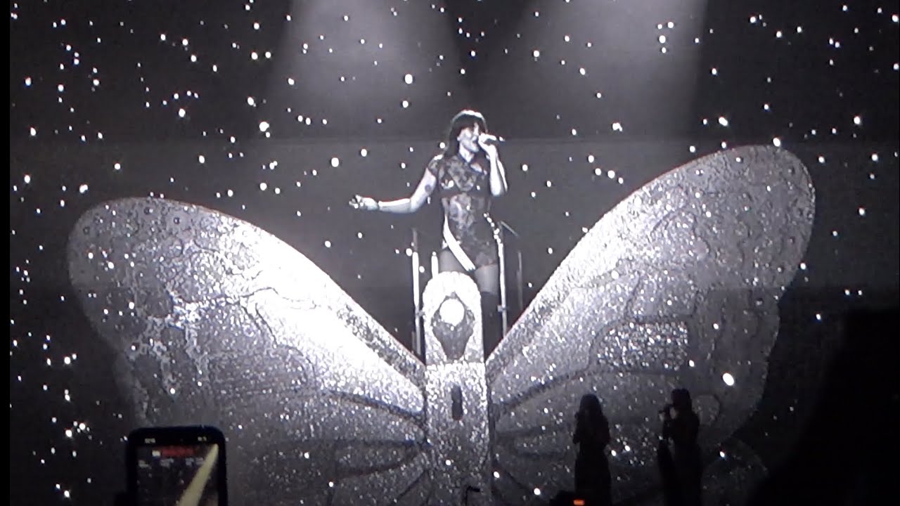 24 rosas - Metamorfosis Season Estadi Olímpic Barcelona Aitana 19/07/2025