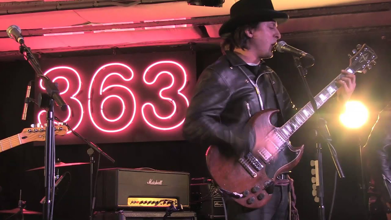 Carl Barât  & The Jackals  - A Storm is Coming (Live @ 363 Oxford Street)