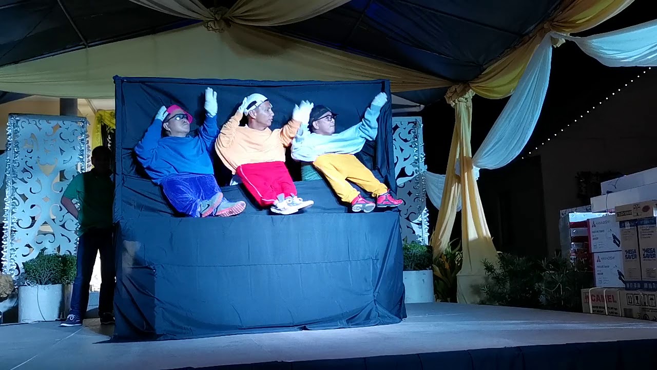 Christmas Party ARFF Presentation (The Dancing Midgets)