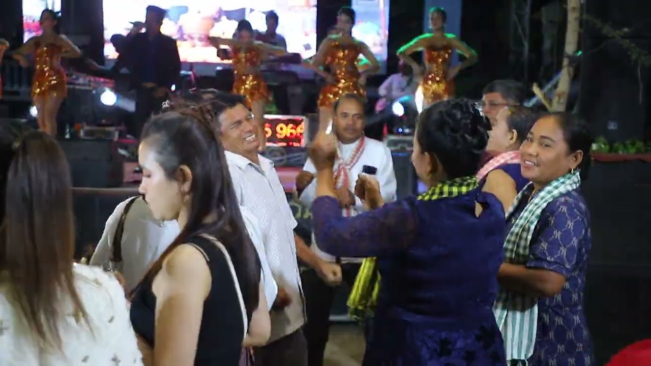 បុណ្យបច្ច័យបួនផ្ទះ​ លោកតា ស្មាន់ ផាន​ ភាគ ៣