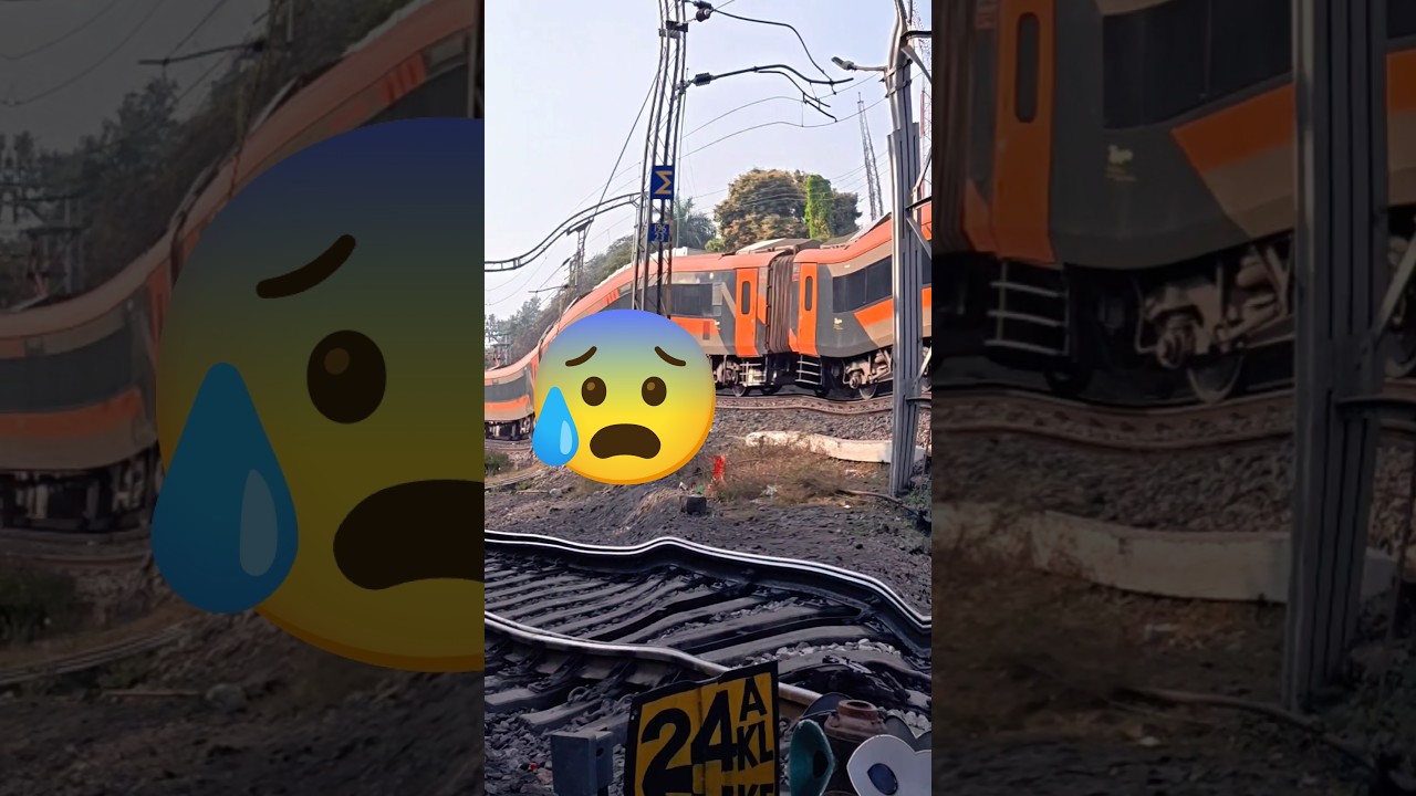 😱😳 OMG #train #automobile #automobile #locono1 #railwaycontent #views #railvlogger #railway