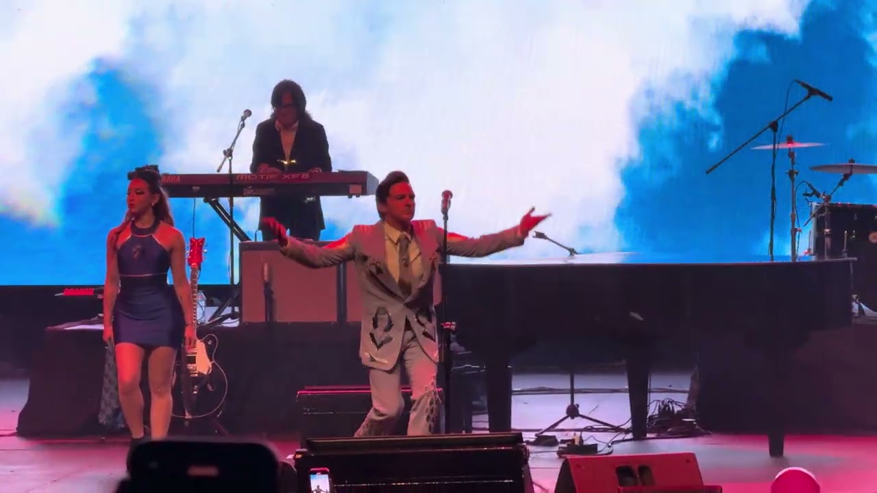 Drake Bell - Intro/Let Me Entertain You - Non-Stop Flight Vol.1 Tour 2024 - Showcenter Monterrey