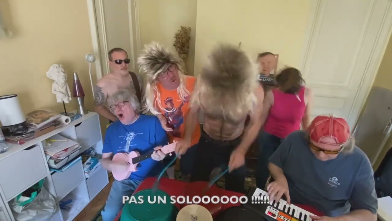 Le gars David a...
