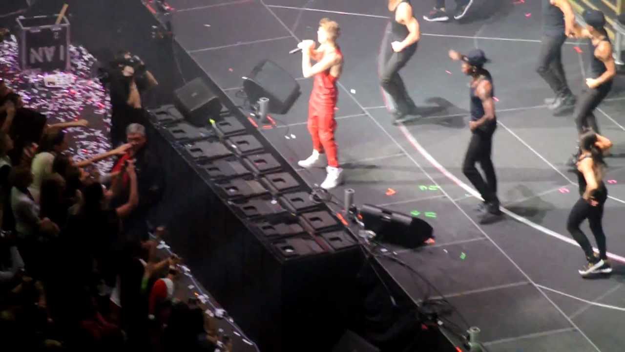 Justin Bieber- Baby- Q102 Jingle Ball 2012