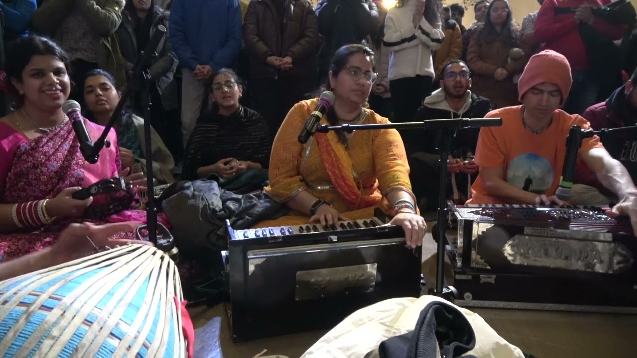 Rukmini Devi Dasi Mataji  / Hare Krishna kirtan / Iskcon Toronto Canada 🇨🇦 &hearts;️ 👌