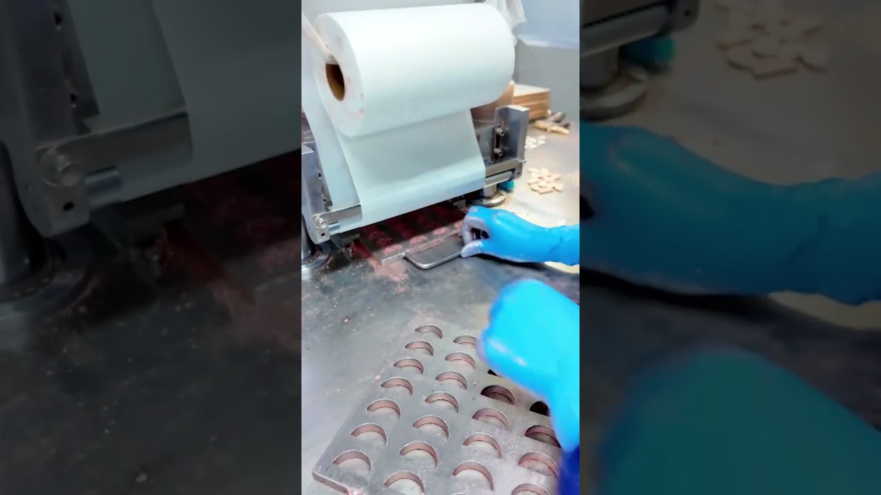 Do you like this eyeshadow? #cosmeticsfactory #machine #madeinchina