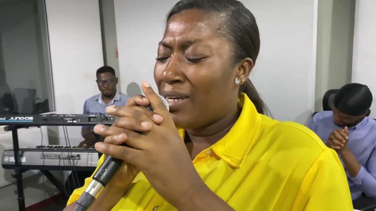 Overflow inc and Leticia Naa made justice to the Adom Ne Ahumobro song Addlips & dynamics on point.
