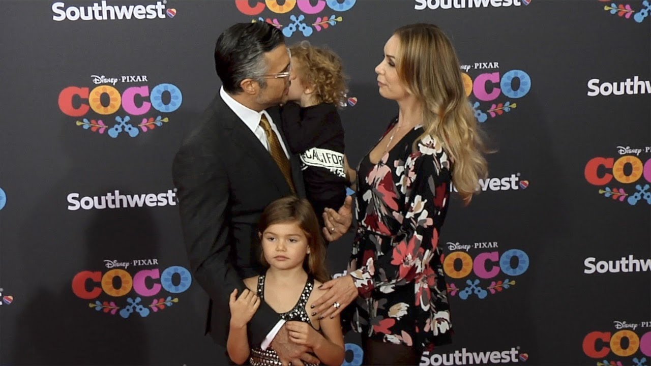 Jaime Camil with his Family 