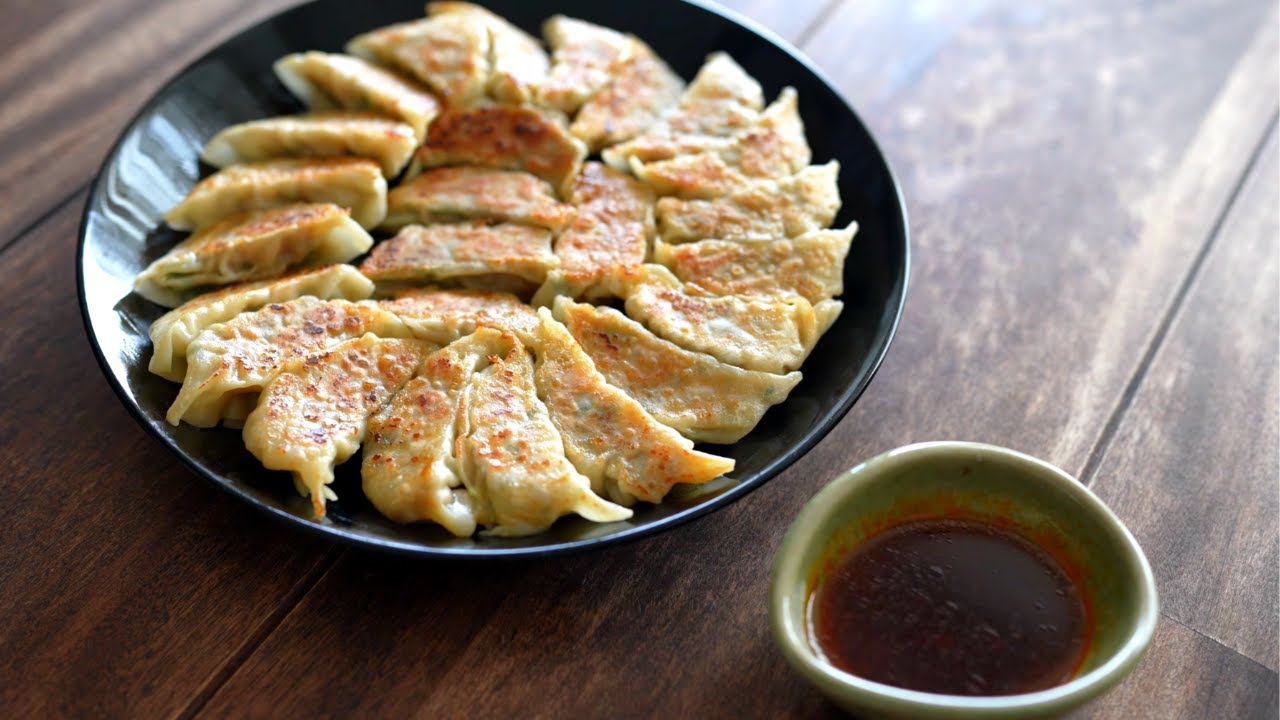 Fukushima Local Specialty | How to make Enban Gyoza Dumplings【福島名物】円盤餃子の作り方・レシピ