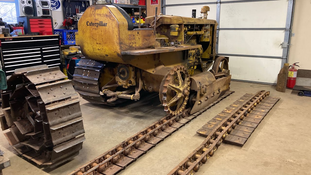 Caterpillar D2 #5J1113. Ремонт шасси. Эпизод 75: Замена гусениц начинается! Подвешиваем 20-кубовы...