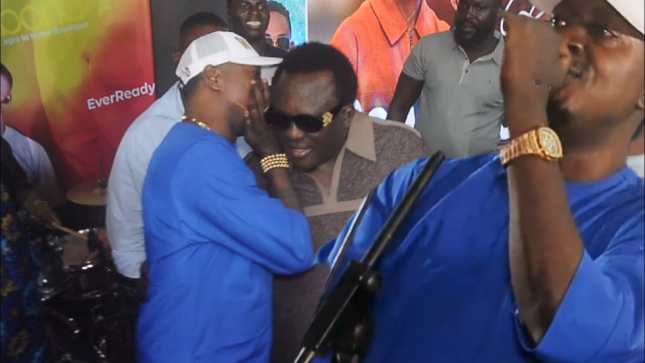 TAYE CURRENCY AND SAHEED OSUPA LIVE AT GENESIS HALL IBADAN ONE LOVE