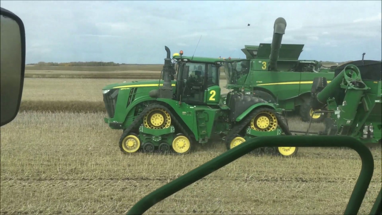 4 x John Deere S790 combines and 9570RX tractor with Brent graincart
