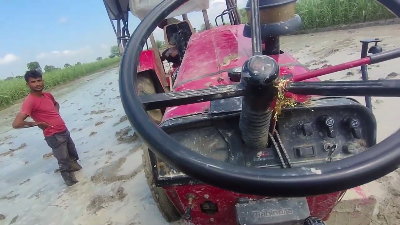 अपना महिंद्रा ट्रैक्टर बहुत बुरी तरह फस गया आज 🚜🤔 बहुत मजा आया #lakhimpur #mihindra #uttarpradesh 🤔🚜