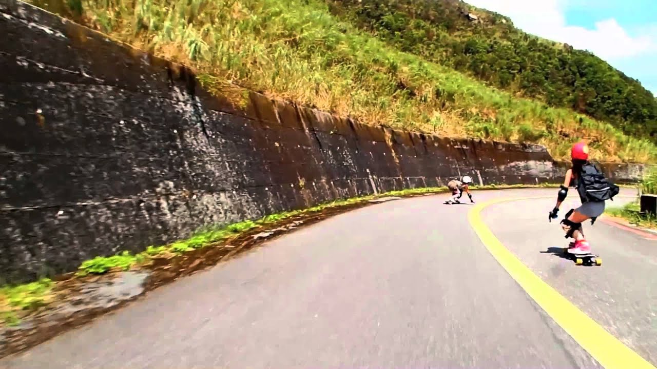 Girls 長板下坡 基隆五分山 Longboard downhill in Mt. Wufen, Keelung.