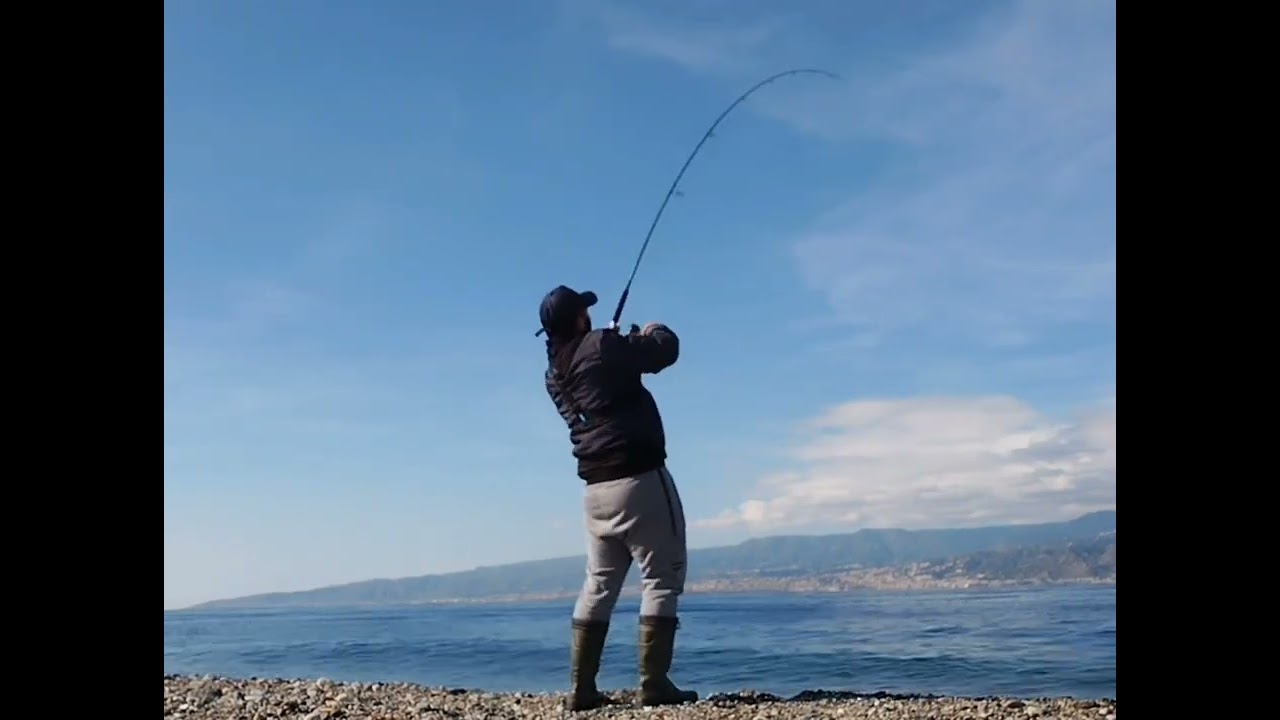 Shore jigging palamita ingorda: cattura in live