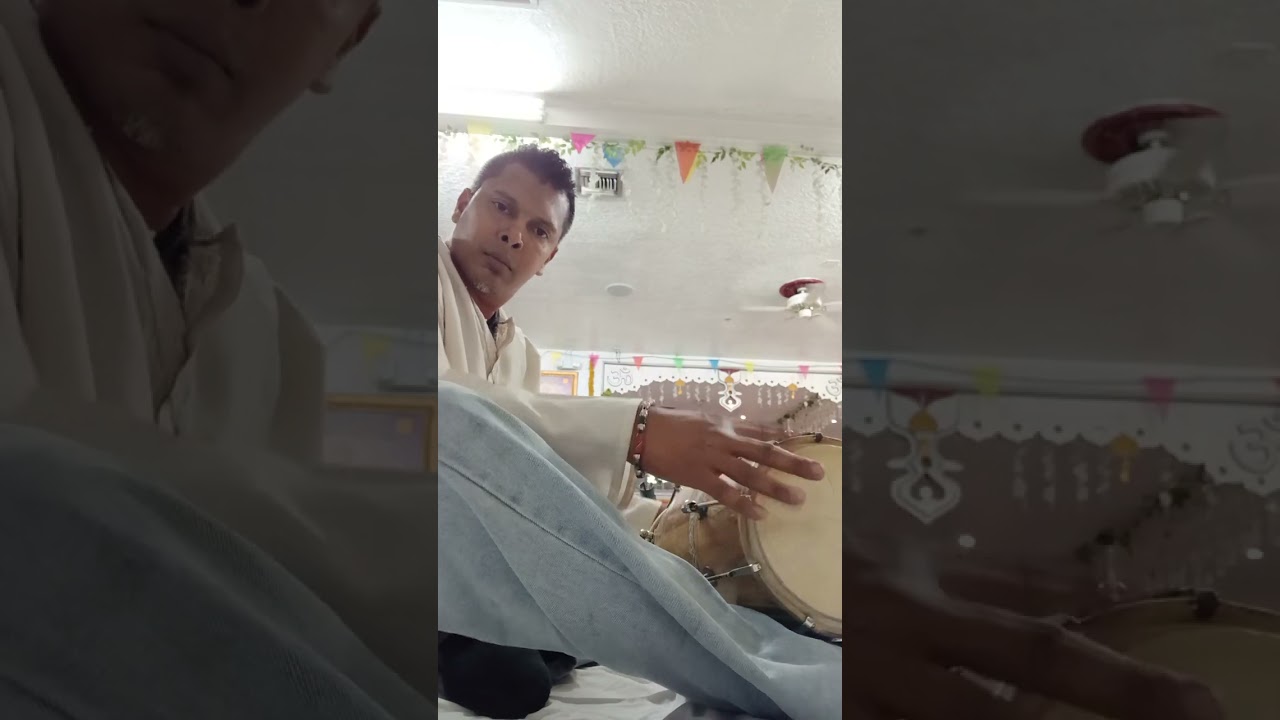 6.6k74. Torah man Darpan - Deosaran Bhola(V.Organ)/ Dhantaal- Krishna Harripersad/ Drum- Dale Bhola.