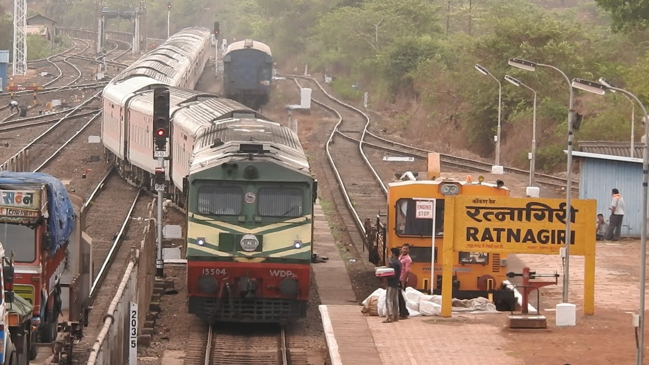 GOC WDP-3A With 12432 NZM-TVC Rajdhani Express Entering In Ratnagiri