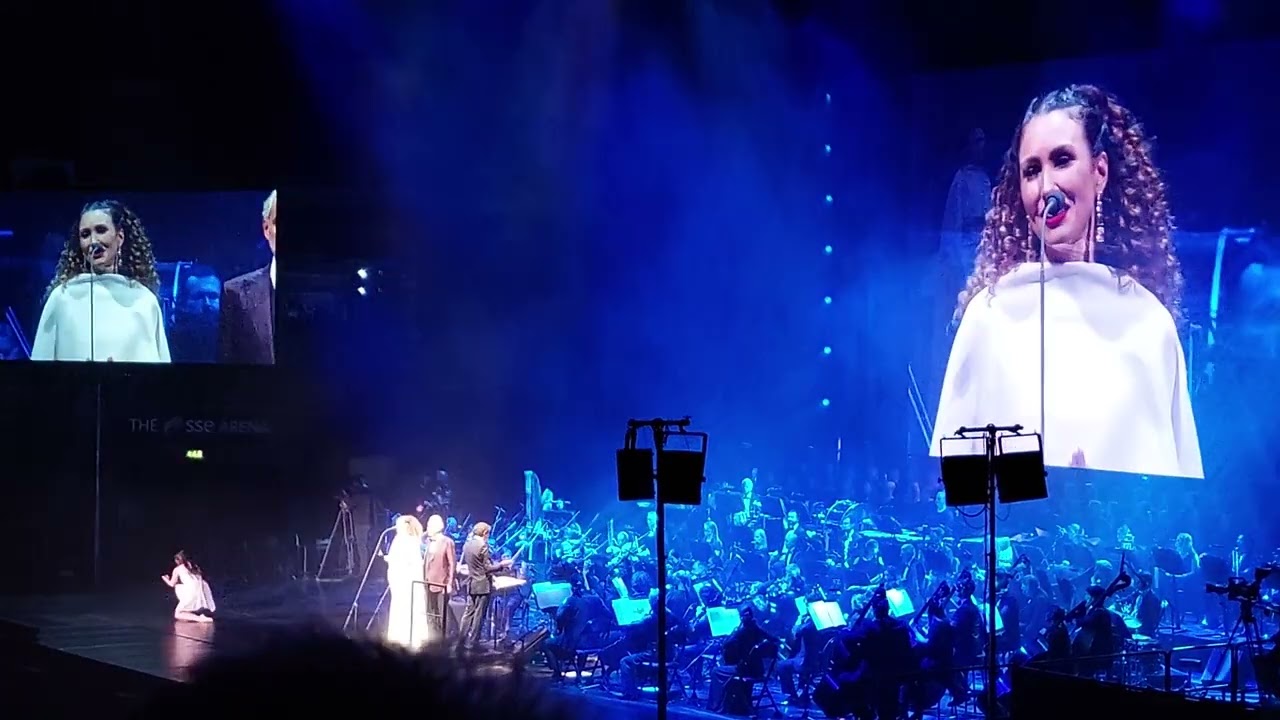 Andrea Bocelli & Loren Allred - Cant Help Falling In Love, Belfast 22/09/2022