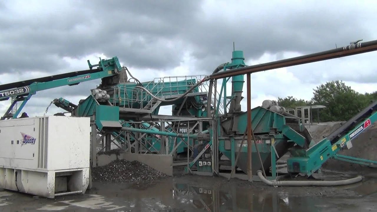 Wm Tracey inert recycling Powerscreen washplant from Blue Group.mp4