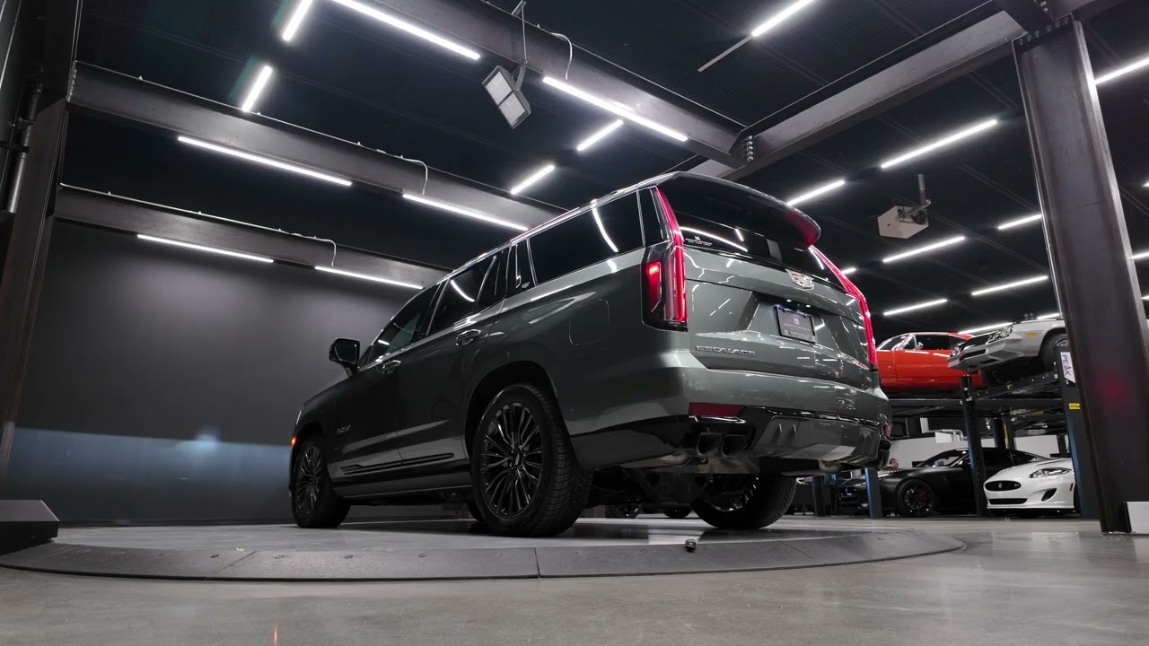 2023 Cadillac Escalade V Startup