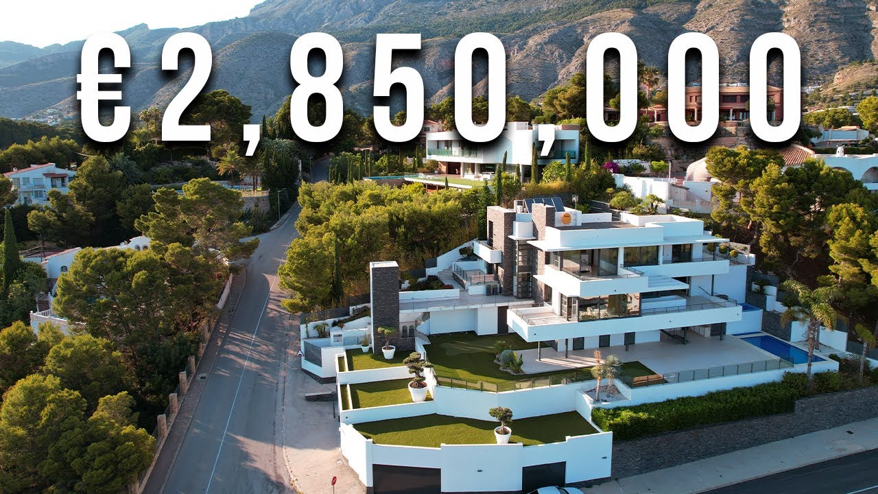 Inside a €2,8 Million Villa in Altea Hills with Its Own Golf Course!