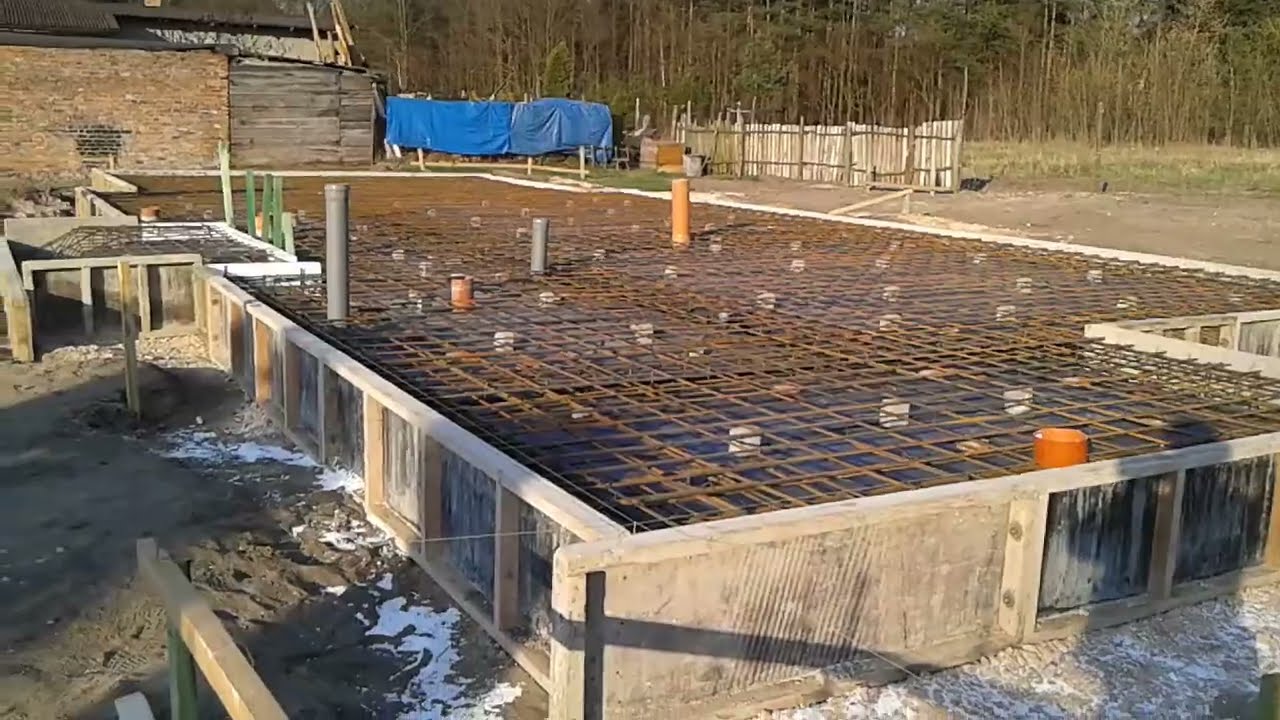 Spacer po budowie płyto-fundament pod domek szkieletowy, ciepła płyta #budowa domu
