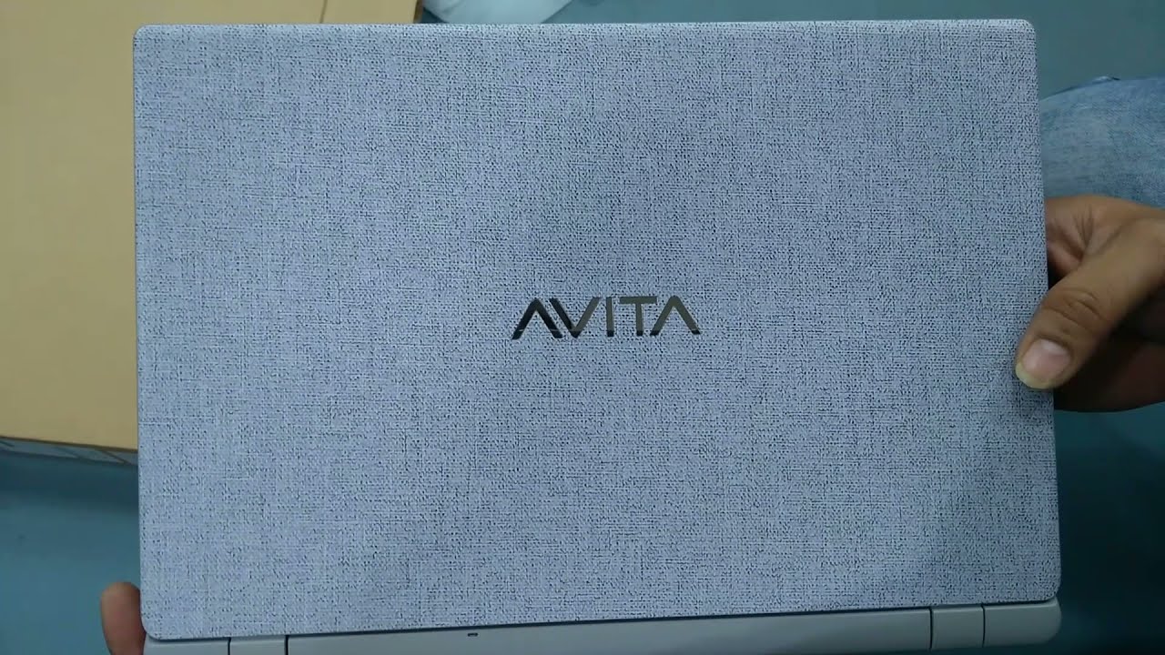 AVITA Essential 14