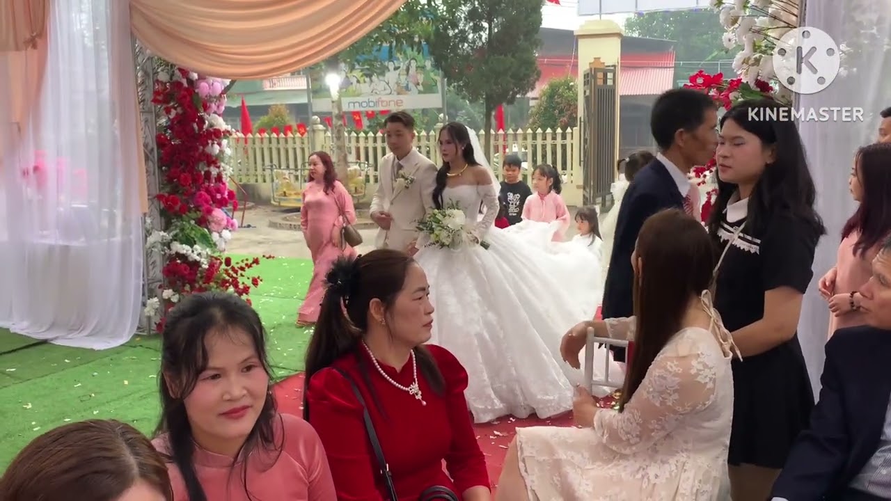 Chúc 2 em hạnh phúc