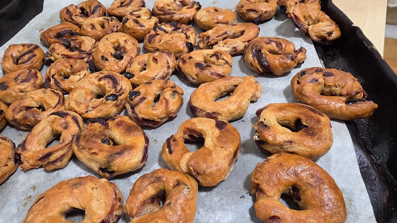 Taralli cipolla e uvetta fatti in casa, fragranti e ottimi anche per Natale!