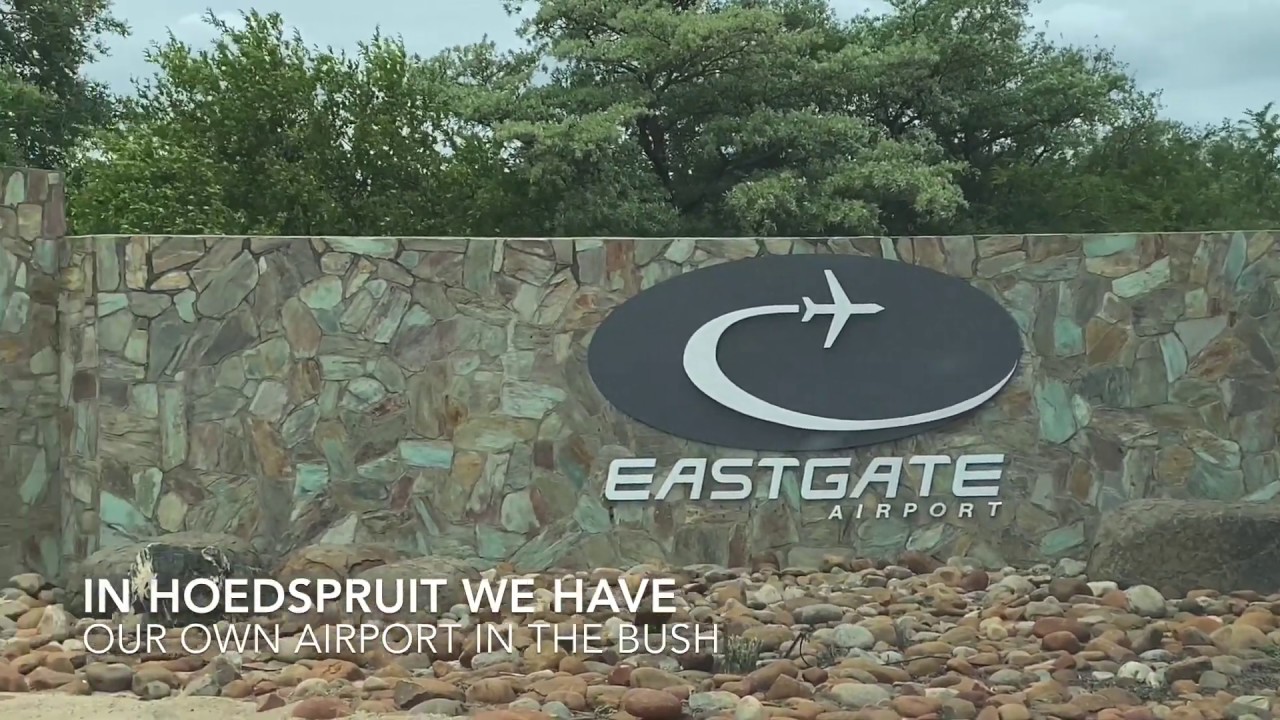Arrival and departure from Hoedspruit Eastgate Airport, only 15 minutes from Ubuntu Luxury Villa