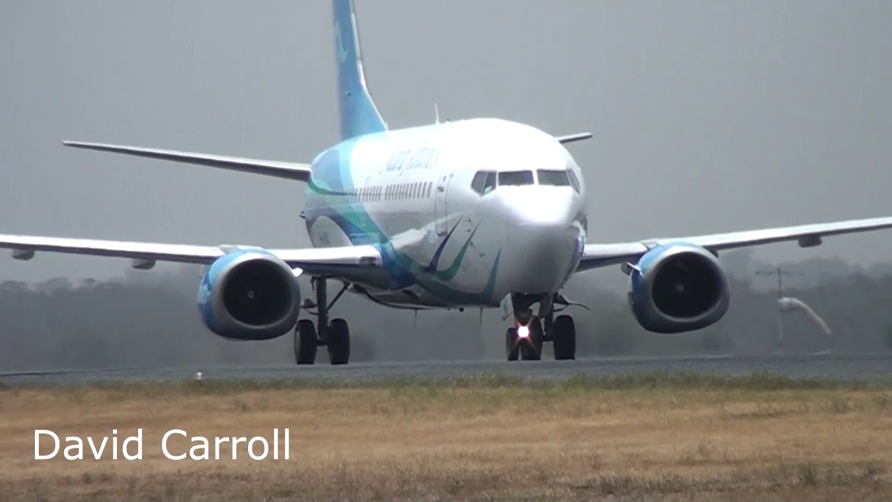 Elton Johns Entourage 737-200 - Arrives Orange AIRPORT - 20 January 2020