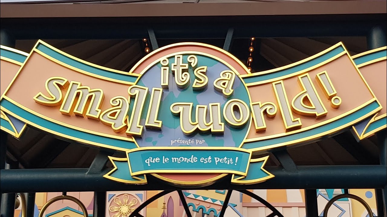 It's a Small World - Christmas Overlay - Disneyland Paris 2018