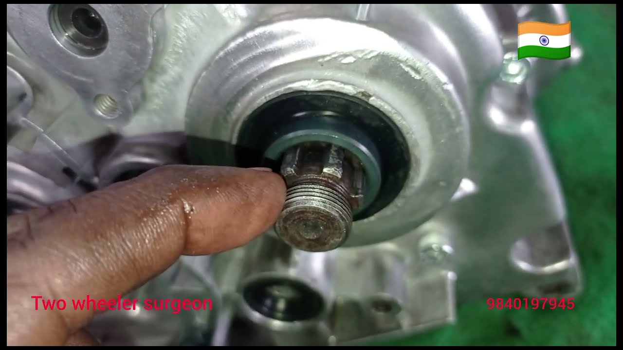 Yamaha Rx 100  how to Replace magnut oil seal,clutch oil seal.